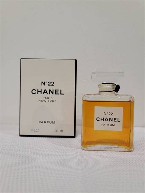 chanel 1925|Chanel no 22.